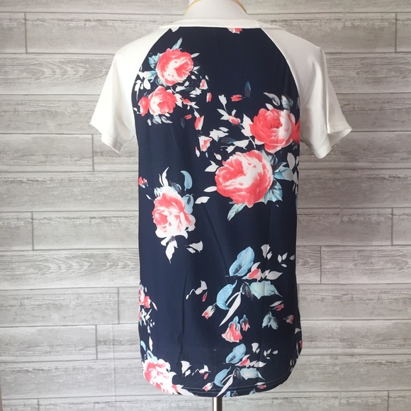❗️LAST❗️Floral Short Sleeve T-shirt - Picture 5 of 5